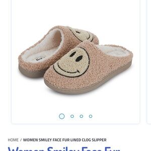 USED XL WOMEN SMILEY FACE FUR LINED CLOG SLIPPER | FAITHANDFINDS